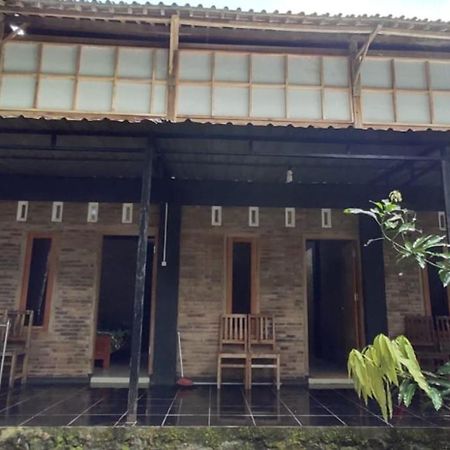 Homestay Kurnia Бантул Екстериор снимка