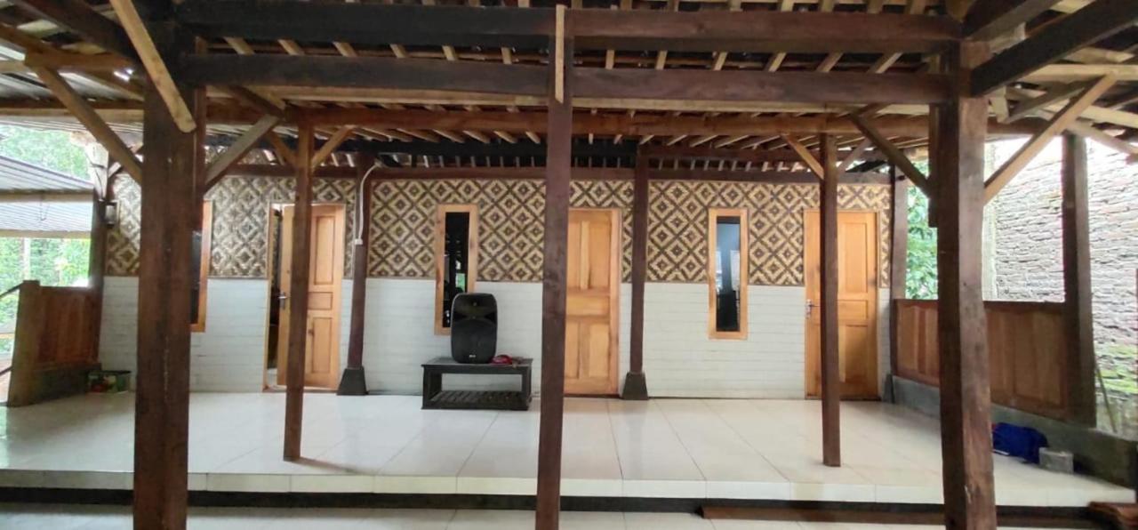 Homestay Kurnia Бантул Екстериор снимка